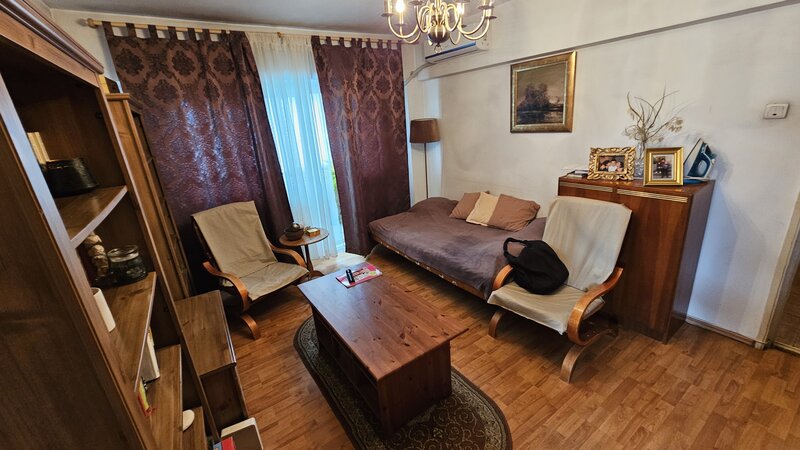 Floreasca, Radu Beller, vis a vis parc Floreasca.