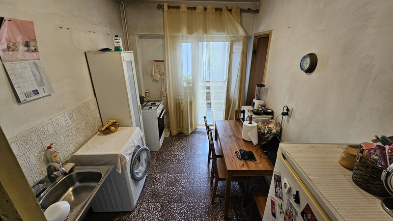 Floreasca, Radu Beller, vis a vis parc Floreasca.